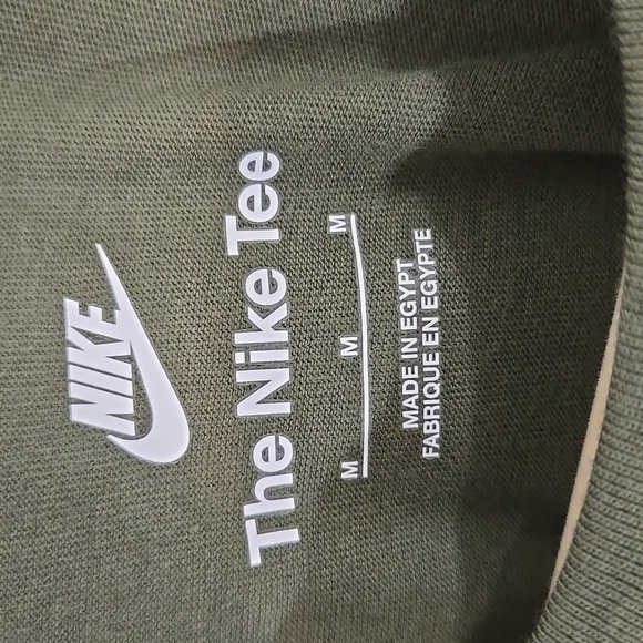 *NWT* THE NIKE TEE Green Short Sleeve Tee w/Front Logo Athletic Athleisure, M - Picture 5 of 6